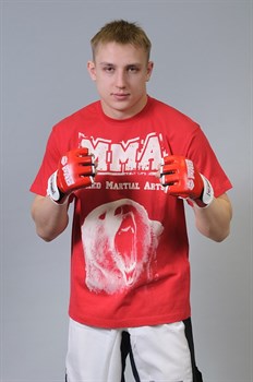Футболка М-1 Медведь MMA красная - в стойке