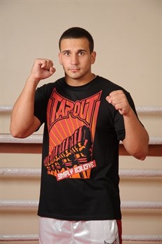 Футболка Tapout Of The People черная - в стойке