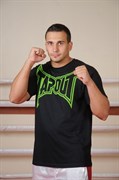 Футболка Tapout Classic Collection черно-зеленая - в стойке