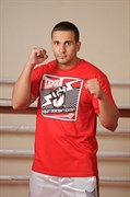 Футболка Tapout Power красная - в стойке